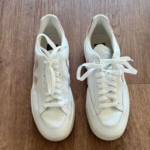VEJA V-12 sneakers light pink size 7